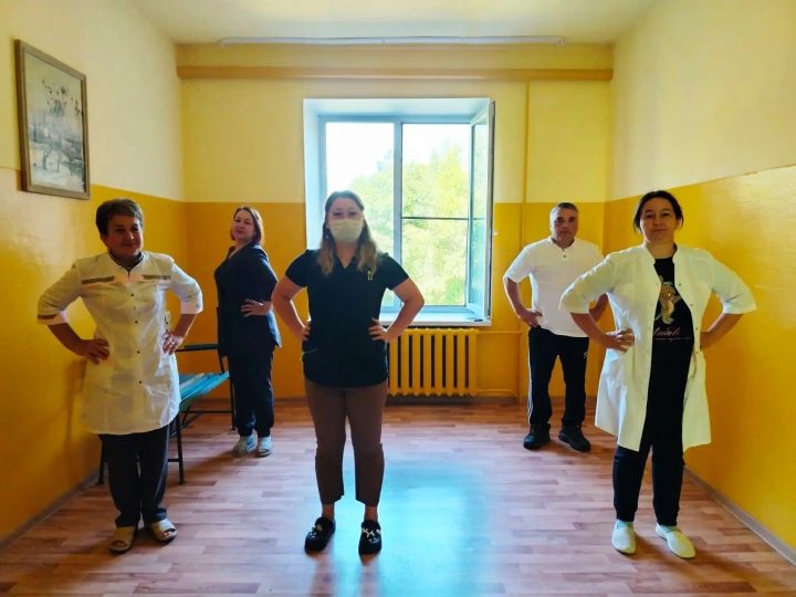 Движение — жизнь: медработники Азнакаевской ЦРБ поддержали акцию ко Дню физкультурника