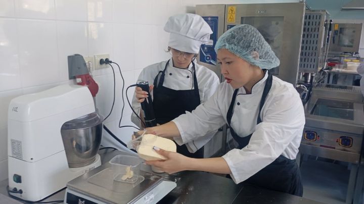 Осваивают профессию на деле